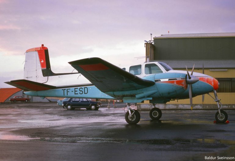 TF-ESD  Beechcraft D-50B Twin Bonanza