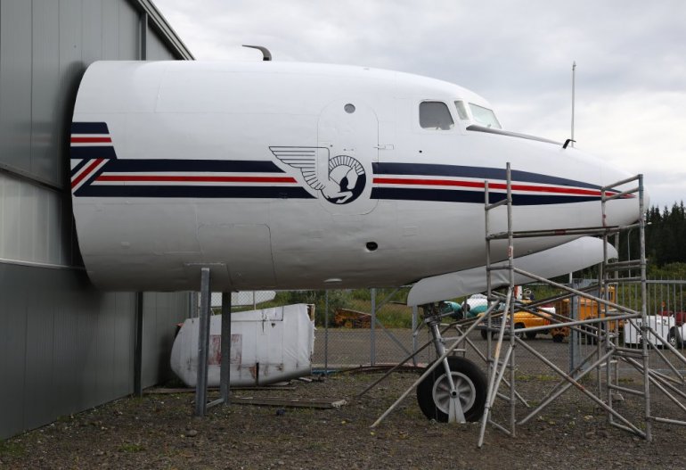 TF-IUB Douglas DC-6A Liftmaster 