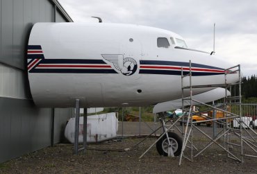 TF-IUB Douglas DC-6A Liftmaster 