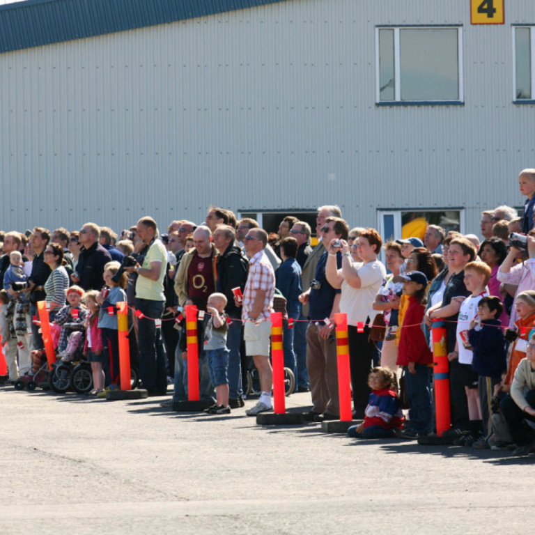 Áhorfendur á flugsýningu 2006