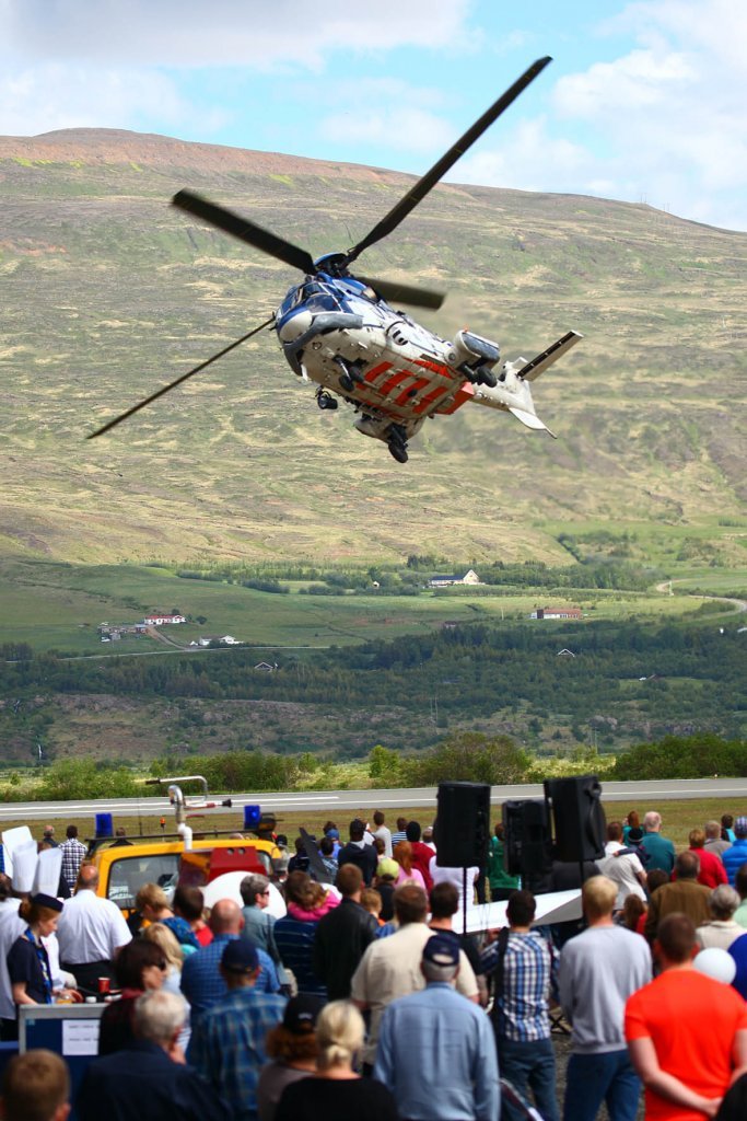 Þyrla Landhelgisgæslunnar á Flugdeginum 2012