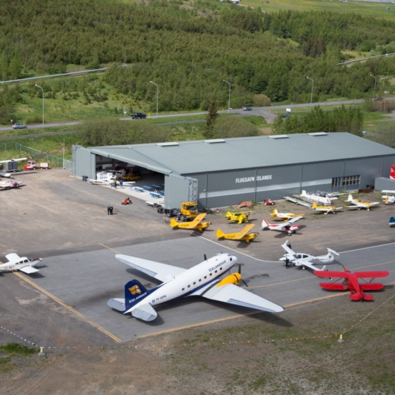 Séð yfir sýningarsvæði Flugsafns Íslands