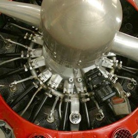 Nærmynd af Lycoming stjörnuhreyfli Stinson SR-7 Reliant.