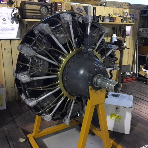 Uppgerður og glansandi og kominn á sinn stað á gamla verkstæði flugvirkja í Safninu.