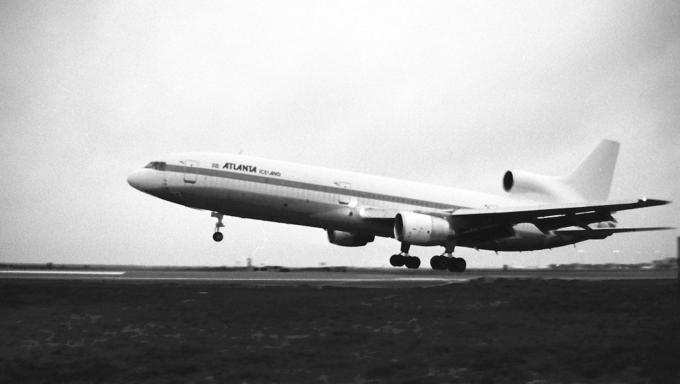 Lockheed L-1011-1 TriStar breiðþota Flugfélagsins Atlanta lendir í fyrsta sinn á Keflavíkurflugvelli…