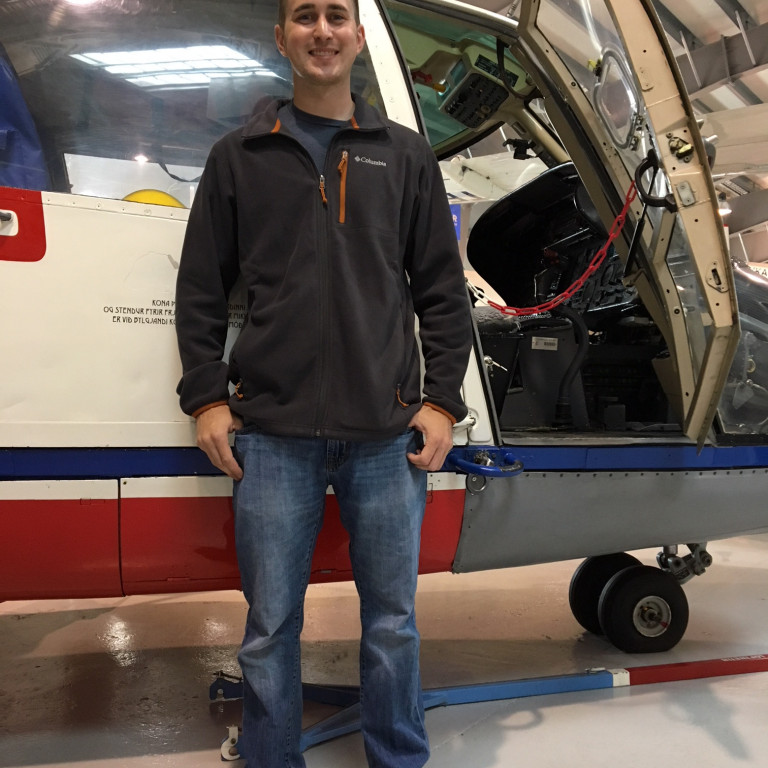 LT. Dan Gillis framan við okkar góðu TF-SIF.