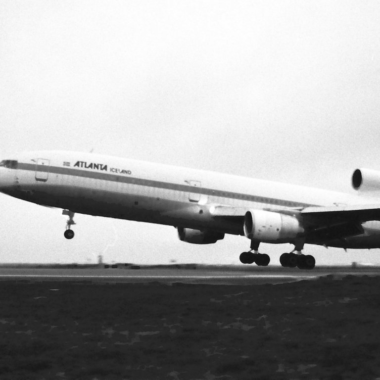 Lockheed L-1011-1 TriStar breiðþota Flugfélagsins Atlanta lendir í fyrsta sinn á Keflavíkurflugvelli…